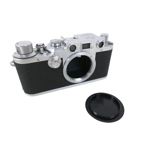 166 - A Leica IIIc rangefinder camera body 1948/49 serial no 463723.