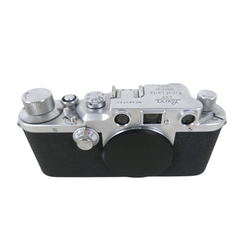 166 - A Leica IIIc rangefinder camera body 1948/49 serial no 463723.