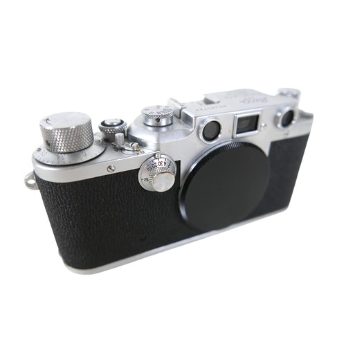 166 - A Leica IIIc rangefinder camera body 1948/49 serial no 463723.