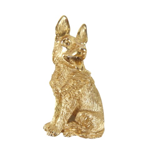 37 - A collection of jewellery comprising two 9ct yellow gold fine chains , a 9ct yellow gold ring size P... 