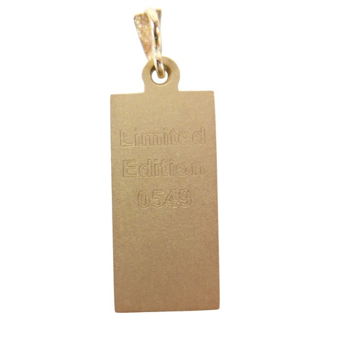 60 - A 9ct gold ingot pendant, stamped 'GS 375', 8.4g
