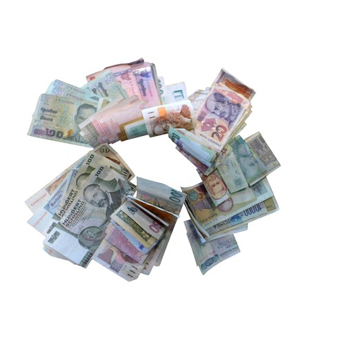 133 - A large collection of world coinage mainly copper and some banknotes. (2 boxes)