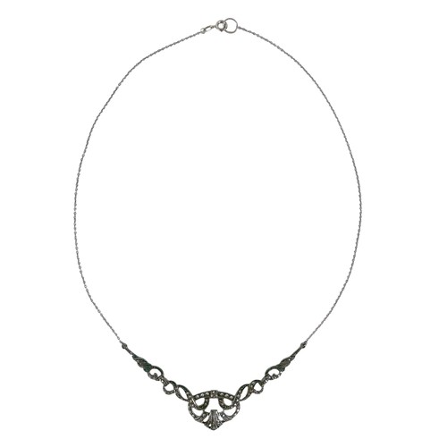 18 - A 14ct yellow gold malachite pendant 3cm high and four other items of jewellery.(4)