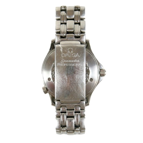 126 - An Omega Seamaster Professional Chronometer 300m/1000ft stainless steel gentleman's wristwatch, mode... 