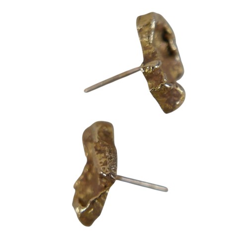 28 - A pair of 9ct gold nugget style earrings, approximately 16 by 10mm, 3.9g.