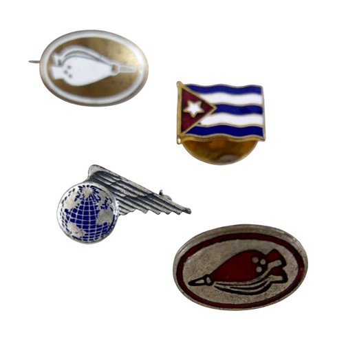 52 - A collection of jewellery, including a 9ct gold dress ring with amethyst style stone and seed pearls... 