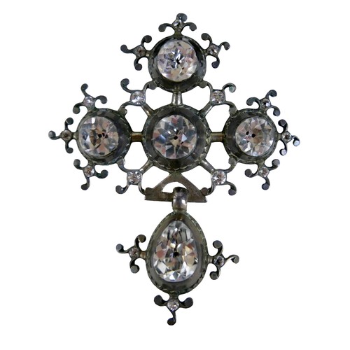 52 - A collection of jewellery, including a 9ct gold dress ring with amethyst style stone and seed pearls... 