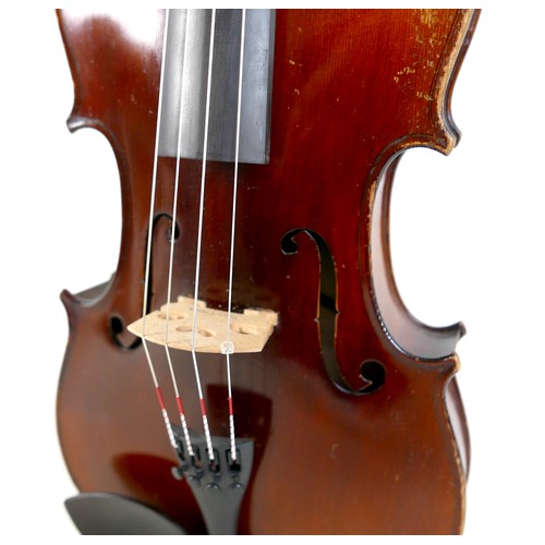 29 - An early 20th century viola, possibly Jerome Thibouville Lamy workshop, unlabelled, one piece back, ... 