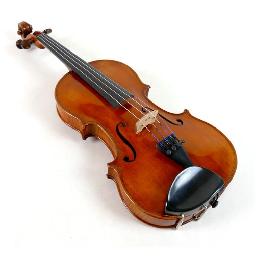 5 - A 20th century German violin, set up by Guiviers, labelled for 'Freidrich Kreuzinger', two piece bac... 