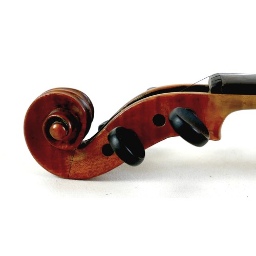 11 - An early / mid 20th century Continental violin, bearing label 'BERNARDUS CALCANIUS Fecit Genuae Anno... 