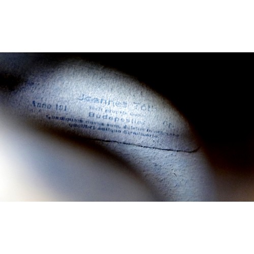 19 - A mid 20th century Hungarian violin, bearing label 'Jeannes Toth.. Budapest…', with a 14 inch one pi... 