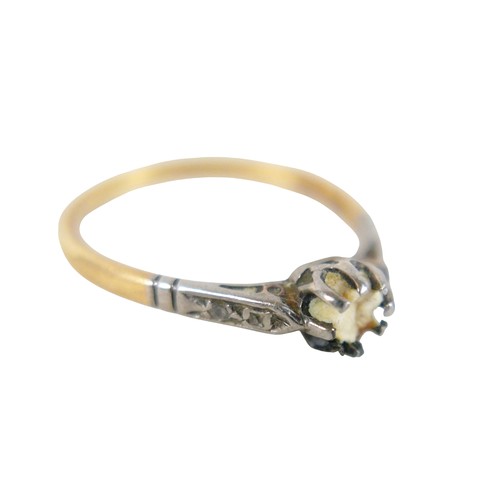 31 - An 18ct yellow gold and platinum ring missing stone, size R, 2.3g.