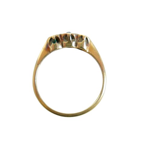 32 - An 18ct yellow gold and platinum three stone diamond ring, illusion set, size K, 2.2g.