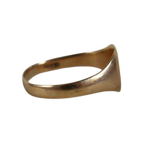15 - A 9ct yellow gold signet ring size S, 2.2g.