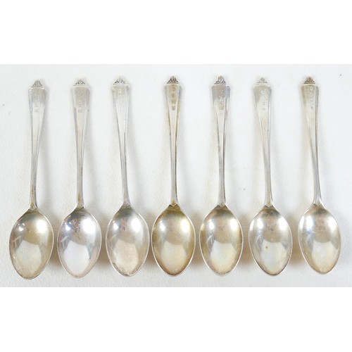 34 - Eighteen assorted silver golf novelty teaspoons, comprising 4 with cross clubs maker PB Sheffield 19... 