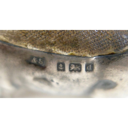 105 - An Edward VII silver pin cushion, in the form of a pig, Birmingham 1903, 5cm long, together with a s... 