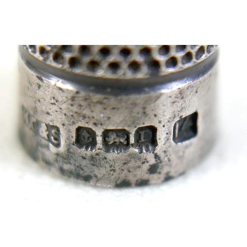 105 - An Edward VII silver pin cushion, in the form of a pig, Birmingham 1903, 5cm long, together with a s... 