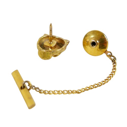 30 - A 9ct gold jaguar head pin, 3.2g (excl back)
