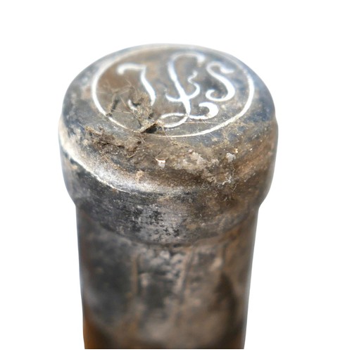 135 - A bottle of Grand Vin De Bordeaux Chateau Palmer 1957.