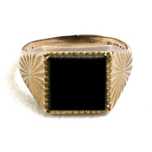 73 - A collection of gold and gilt metal jewellery including a broken 9ct yellow gold chain, a 9ct yellow... 