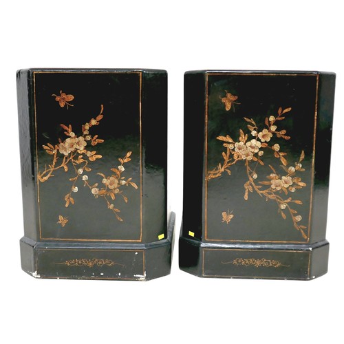 419 - A pair of Chinoiserie decorated bedside chests, late 20th century, each with three drawers, each 50 ... 