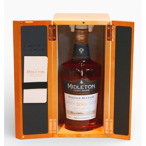 9 - A bottle of Midleton 2019 Irish whiskey, serial No. 11029, 70cl bottle with OWC and original packagi... 