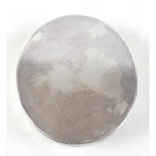 227 - A William and Mary silver tobacco box, with engraved armorial for the Palmer family of Barton, Co. W... 