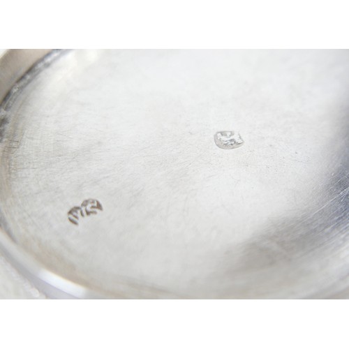 227 - A William and Mary silver tobacco box, with engraved armorial for the Palmer family of Barton, Co. W... 