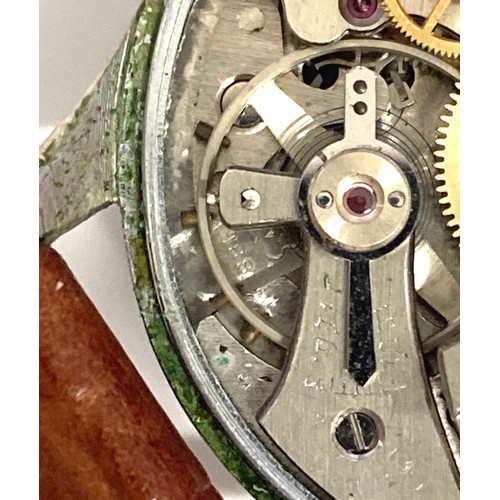 189 - A Breitling chromium plated and stainless steel gentleman's wristwatch, circa 1950s, the silvered di... 