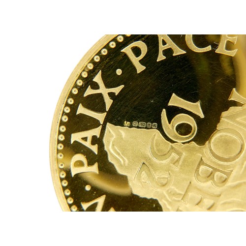 196 - Dr Albert Schweitzer  (1877-1965), set of three gold 22ct Medals, 1965, for Metalimport Ltd, bust th... 