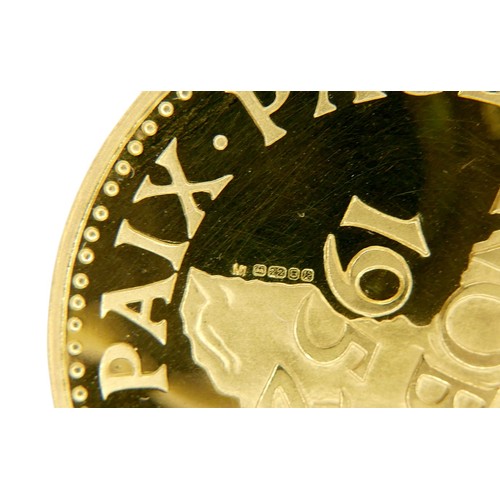 196 - Dr Albert Schweitzer  (1877-1965), set of three gold 22ct Medals, 1965, for Metalimport Ltd, bust th... 