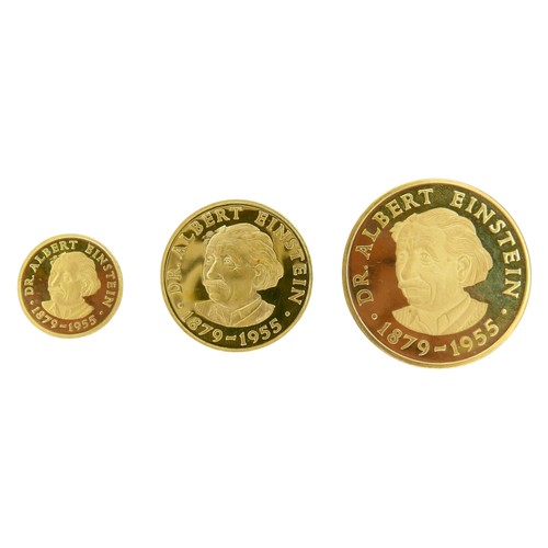 197 - Albert Einstein (1879-1955), set of three gold 22ct Medals, 1966, by G. Colley for Metalimport Ltd, ...