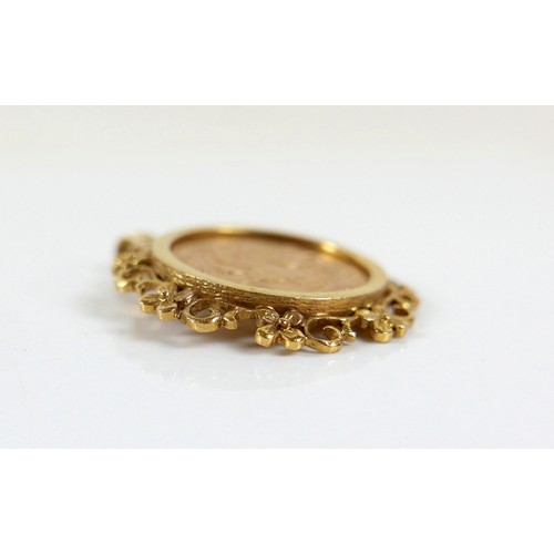 193 - A George V gold sovereign, 1912, in a 9ct gold coin pendant mount, 12.3g.