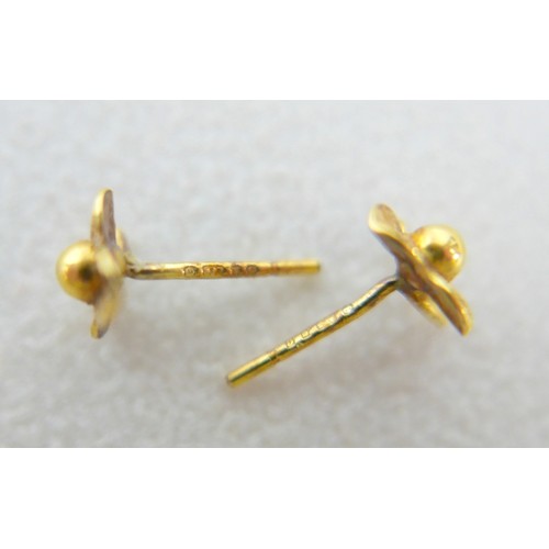 33 - A collection of earrings and cufflinks to include: pair 15ct (625) gold oval cufflinks with metal ch... 