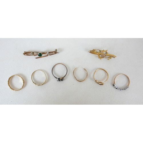 34 - Six rings and two brooches, comprising: 18ct and two diamond ring (lacking third stone) 2.0g size O,... 