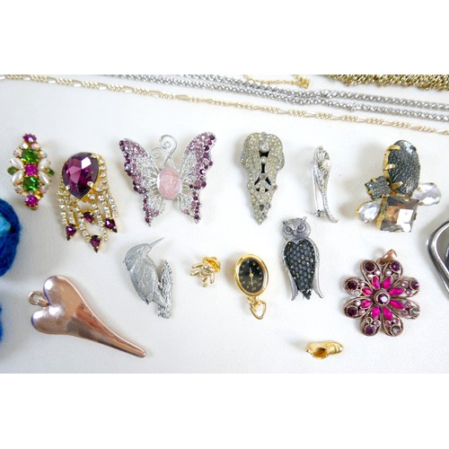 37 - A collection of mixed silver jewellery, approx 2.8 toz, together with a collection of assorted costu... 