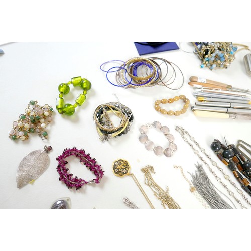 37 - A collection of mixed silver jewellery, approx 2.8 toz, together with a collection of assorted costu... 