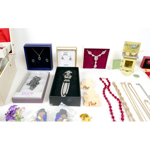 42 - A collection of costume jewellery.(1 bag)