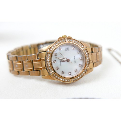 60 - A collection of jewellery and watches to include a broken 15ct ring 1.8g, a pair of 9ct gold earring... 