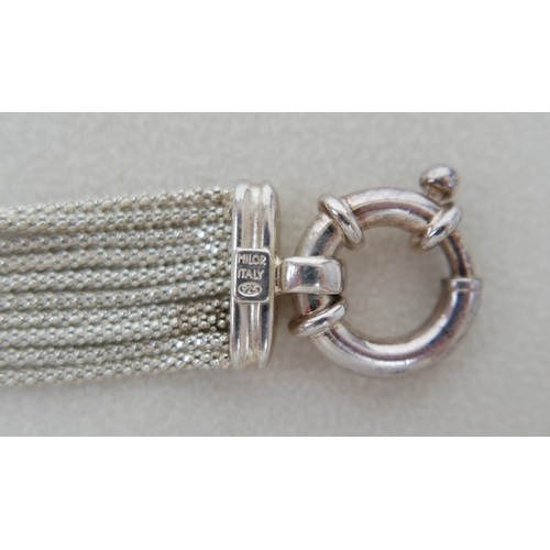 60 - A collection of jewellery and watches to include a broken 15ct ring 1.8g, a pair of 9ct gold earring... 