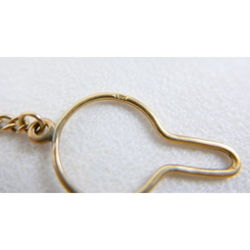 4 - An 18ct bi-colour gold fob chain, with nine alternating colour sections of kerb links, 3.2mm wide, s... 
