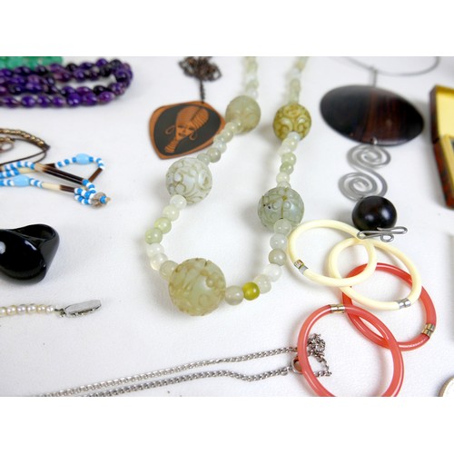 26 - A large collection of costume and other jewellery.(1 bag)