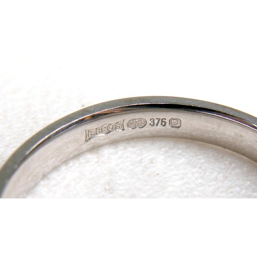 32 - A 9ct white gold band ring size O, 3mm band, weight 2.6g.