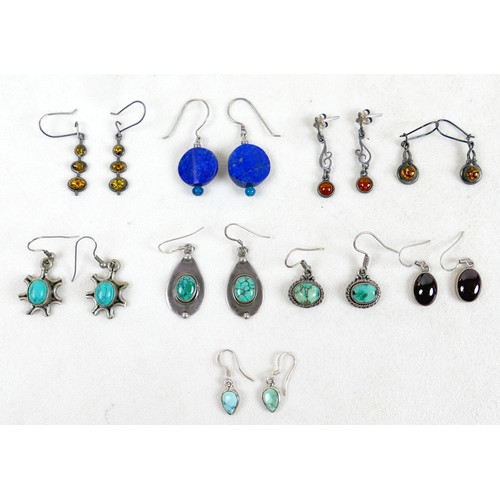 25 - A small group of jewellery, including a jade, lapis and pink stone pendant necklace, 44cm long, silv... 