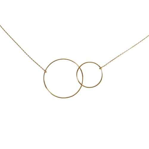 37A - An 18ct gold necklace with two hoop design on thin chain, 2.4g.