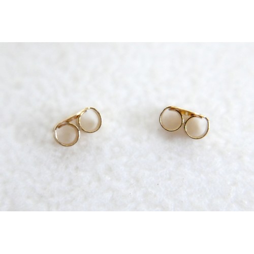 20A - Two pairs 9ct gold earrings; one with pearls (2 pairs) 5.9g total.