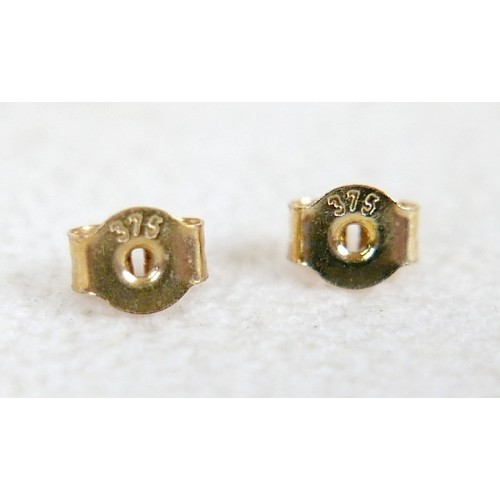 20A - Two pairs 9ct gold earrings; one with pearls (2 pairs) 5.9g total.