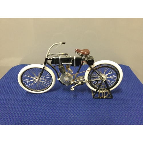 249 - model harley davidson bicycle 13.5