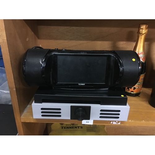 412 - Technika docking station & record player