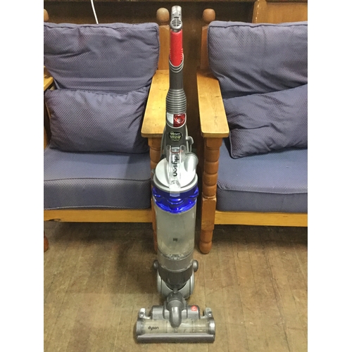 525 - Dyson hoover